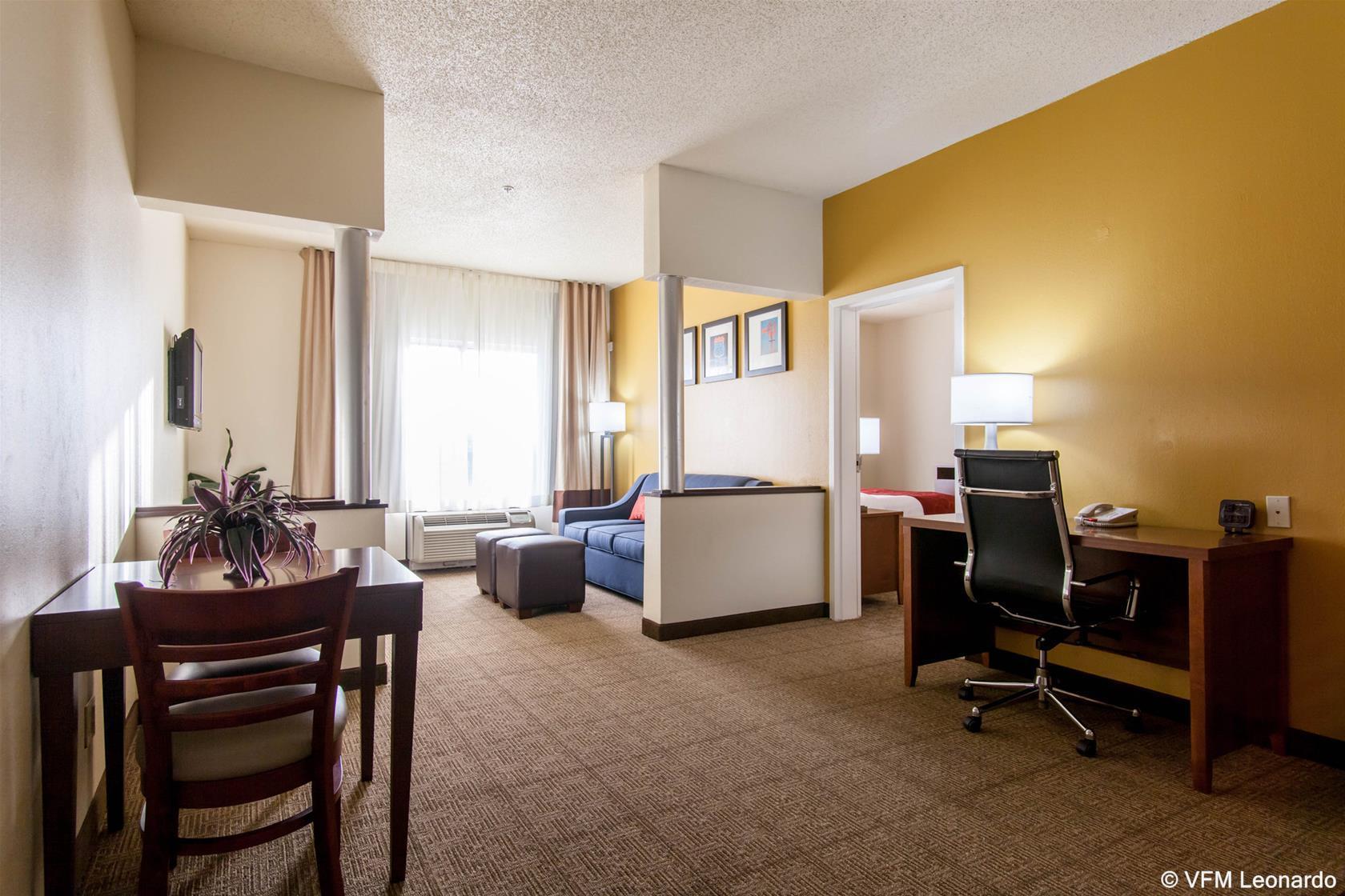 Comfort Suites Central-I-44 Tulsa Eksteriør billede