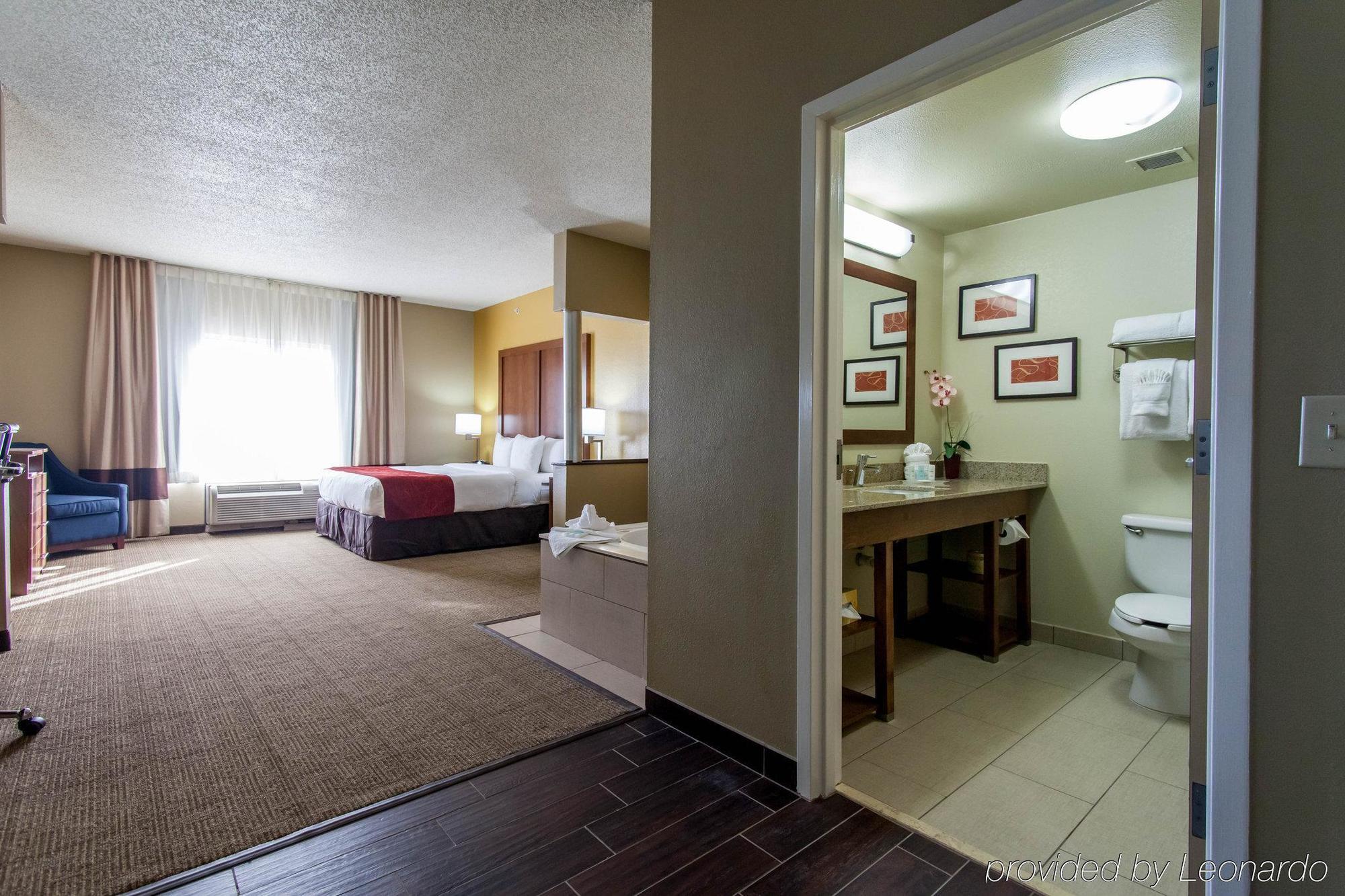 Comfort Suites Central-I-44 Tulsa Eksteriør billede